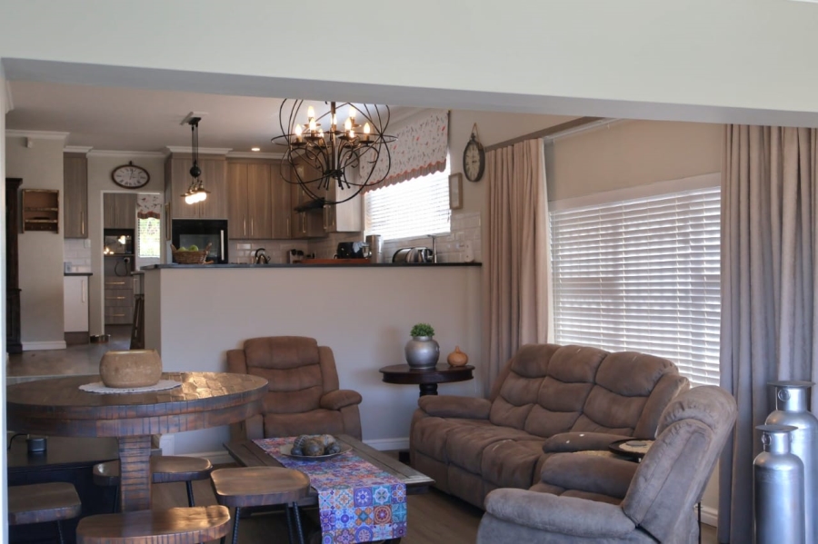 4 Bedroom Property for Sale in Wavecrest Eastern Cape